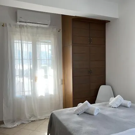 Beachfront-santa Marina Vacation Πάρος