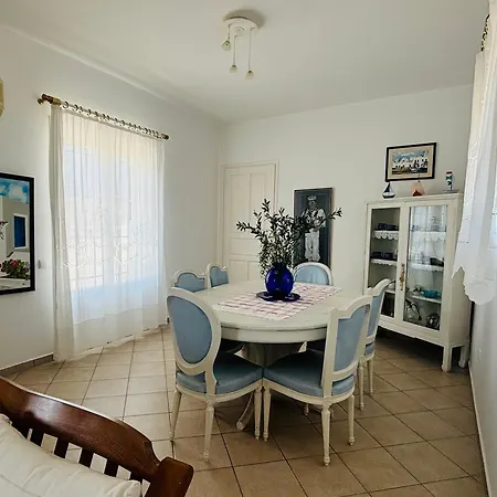 Beachfront-santa Marina Vacation *