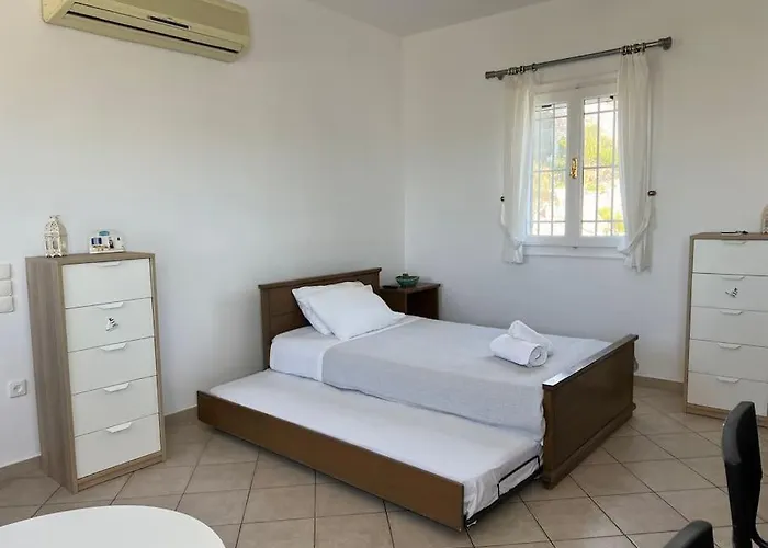 Beachfront-santa Marina Vacation Holiday home Parikia (Paros)