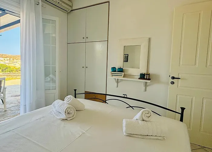 Beachfront-santa Marina Vacation Holiday home Parikia (Paros)