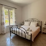 Дом отдыха Beachfront-santa Marina Vacation Парос
