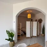 Дом отдыха Beachfront-santa Marina Vacation *