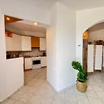 Beachfront-santa Marina Vacation Парос