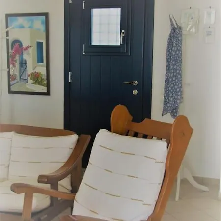 Beachfront-santa Marina Vacation בית נופש *