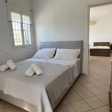 בית נופש Beachfront-santa Marina Vacation פארוס