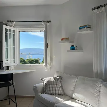 Beachfront-santa Marina Vacation בית נופש *