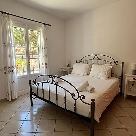 בית נופש Beachfront-santa Marina Vacation פארוס